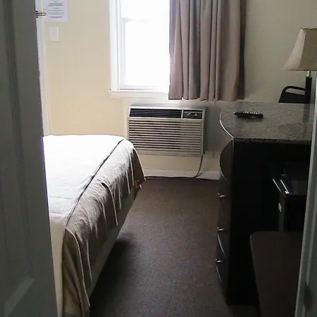 Shore Point Motel