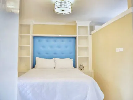 Deluxe Appartment at Point Village Отели в г. Негрил