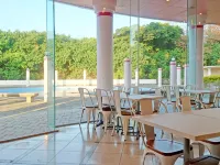 Marine Lodge Marea Hoteles cerca de Playa de Yonaha Maehama