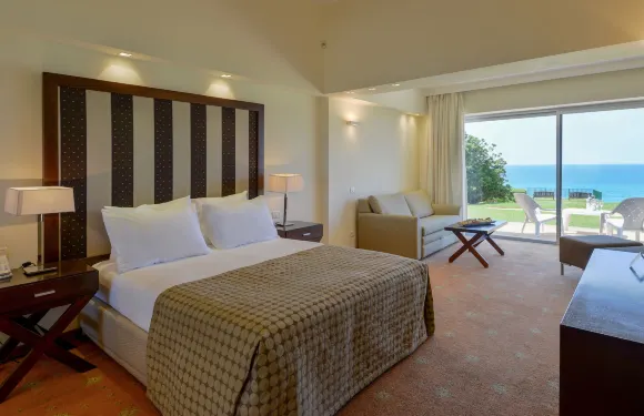 莎倫荷茲利亞酒店