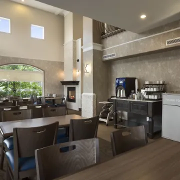 Days Inn & Suites by Wyndham Brandon