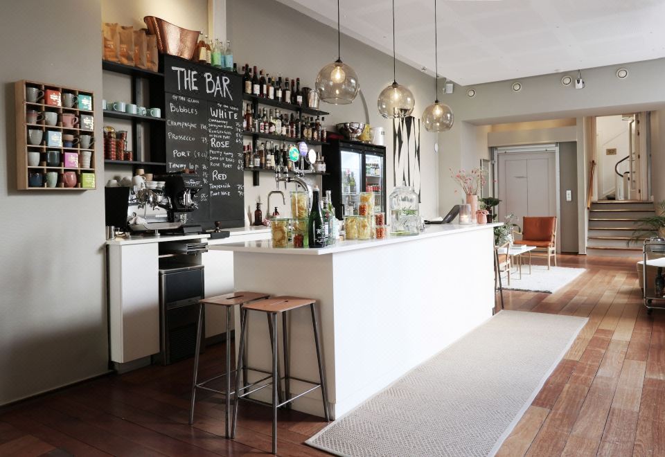 사보이 호텔 코펜하겐의 고풍스러운 건물 입구