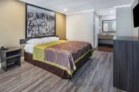 Super 8 by Wyndham North Hollywood Hotels in Sun Valley