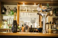 The Limes Country Lodge Hotel - С баром