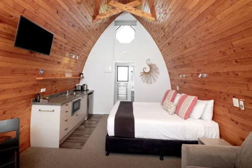 Hot Water Beach TOP 10 Holiday Park - bars