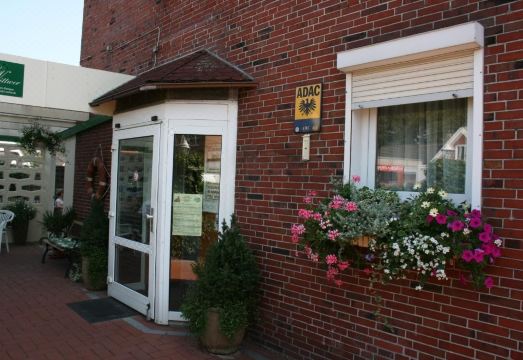 2. 호텔 하우스 비..