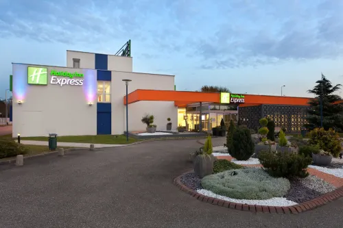 Holiday Inn Express Strasbourg - Sud Hôtels à : Lipsheim