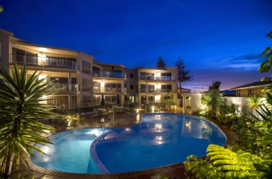 The Reef Beachfront Apartments Hotels near Tauranga Airport