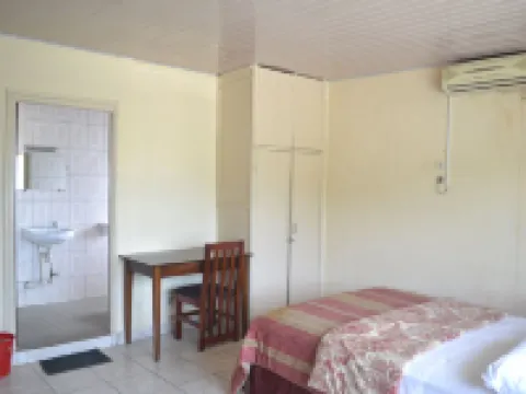 Victoria Guest House Hotels in Limbe