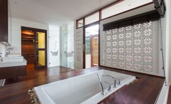 Amatapura Beachfront Villa 10