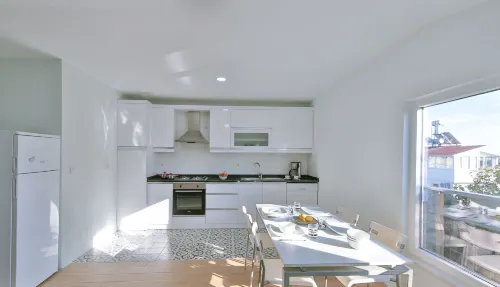 EV Apartments, Shared Pool, 900 m to Beach - Biệt thự