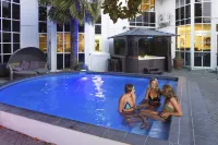 Pavilions Hotel - piscina