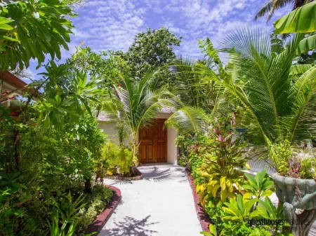 Banyan Villa Maldives Dhangethi Отели в г. Vilamendhoo