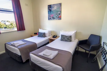 Miami Hotel Melbourne