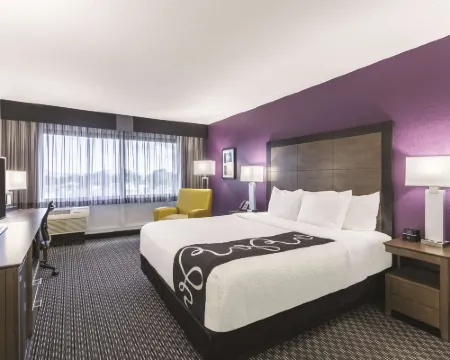 La Quinta Inn & Suites by Wyndham Myrtle Beach - N Kings Hwy Hotels in Myrtle Beach