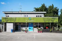 Opal Hot Springs & Holiday Park Hotels in Matamata