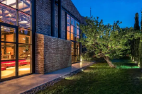 웨어하우스 바이 더 스테이