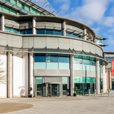 Radisson RED London Twickenham Отели рядом с достопримечательностью «Стадион «Туикенем»»