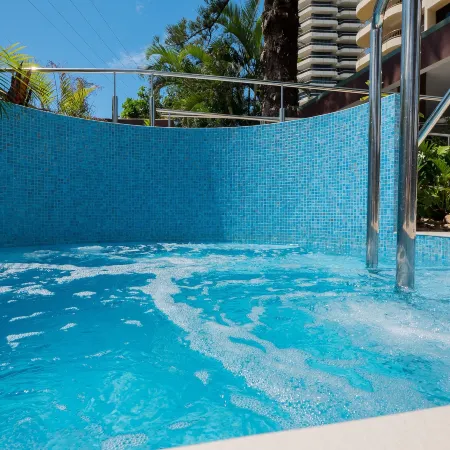 Norfolk Luxury Beachfront Apartments Main Beach