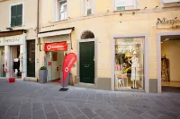 斯佩西亞地球優雅公寓 5 號飯店 Castello Di Coderone附近的飯店