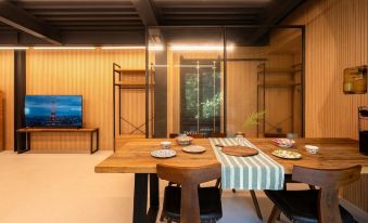 Gwangju Chez Pompom Dokchae Poolvilla