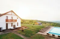 Purcari Retreat - Pools