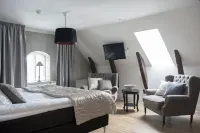 Hotell Slottsbacken Hotels near Träkumla Rom AB