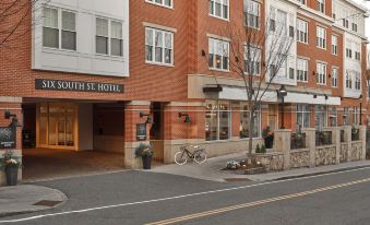 Six South St. Hotel