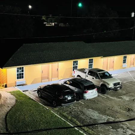 EXPRESS INN & SUITES
