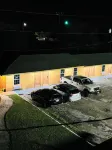 EXPRESS INN & SUITES - parking