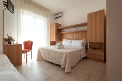 Hotel Adria 알바아드리안티카 호텔