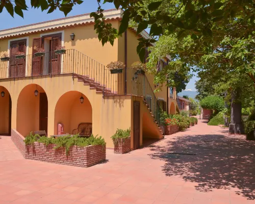 La Terra Del Mezzo Hotels in Riposto