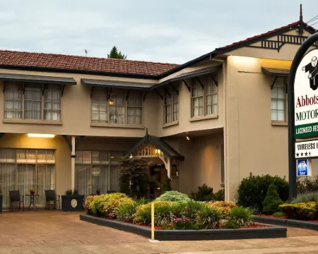 Abbotsleigh Motor Inn Hotels in Armidale