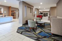 Holiday Inn Express & Suites Tulare Hotels in Tulare