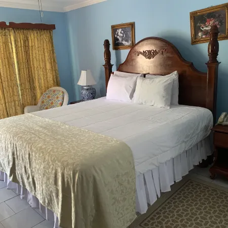 Rayon Hotel