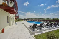 Pensiunea Ovidiu Hotels in Crisan