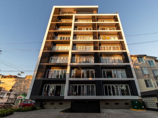 Niza Five Luxury Beach Apartments