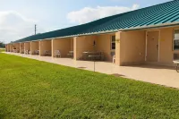 Lake Grassy Inn & Suites Hotels in Lake Placid