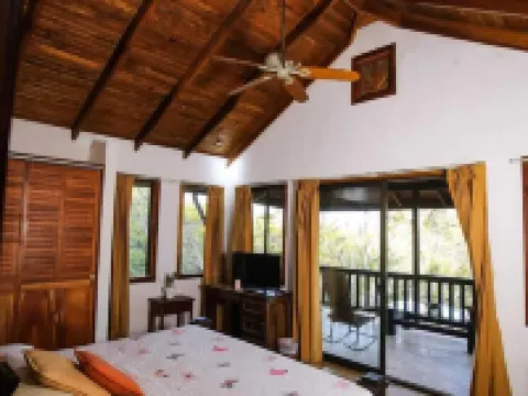 Hotel Nature Lodge Finca Los Caballos Hotels in Montezuma