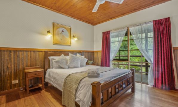 Stayau Conifer Cottage Lakeside Haven