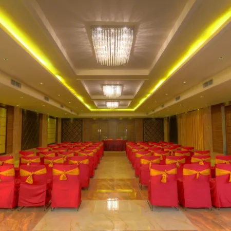 Chanakya Bnr Hotel