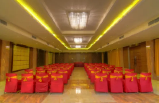 Chanakya Bnr Hotel