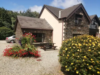Lovely Sea View 2-Bed Apt in Rineen Sleeps 4 Hotel a 