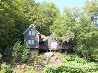 Tubing , Hiking and Jay Peakfun at the Cliff House 몽고메리 호텔