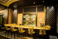 Goldfinch Hotel Delhi NCR - bar