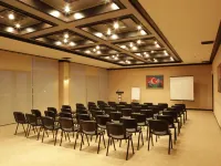 Days Hotel by Wyndham Baku Hotels near Philharmony Park