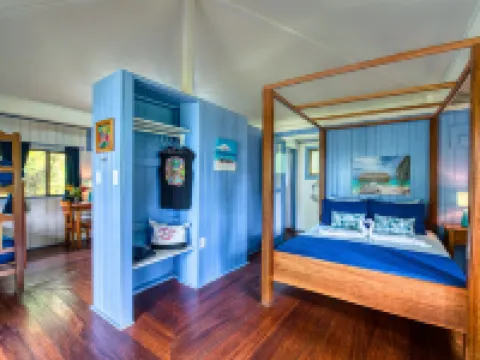 Cosmic Crab Resort Hotels in Carenero