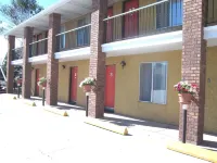 Color Country Motel Hotels near Red Canyon Trails Powell Ranger District Dixie National Forest