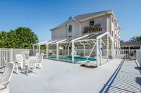 Quality Inn & Suites I-81 Exit 7 Hotels in Bristol