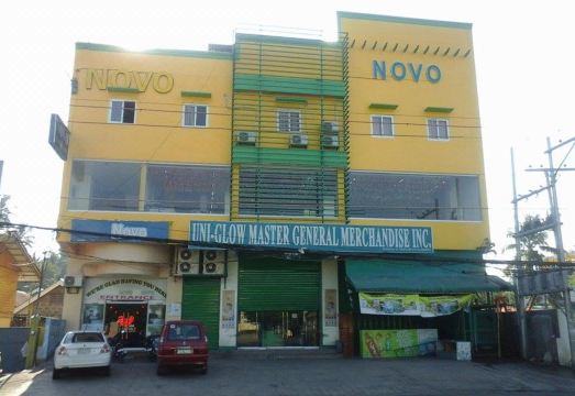 아시아 노보 호텔의 깔끔한 객실 내부